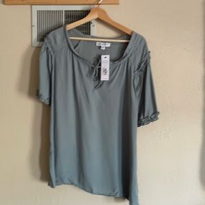 Amour Vert zuri Cupro blouse in Eucalyptos